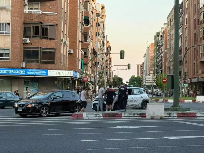 Una colisión en la Cruz de los Caídos mientras la Policía intensifica los controles en el ferial de Cáceres