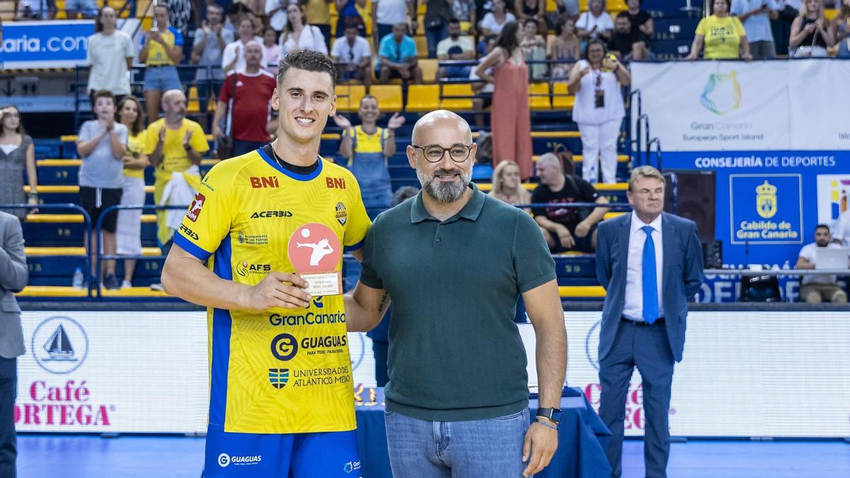 El jugador italiano, Paolo Zonca, ha sido proclamado mejor jugador de la Supercopa de España de Voleibol 2023