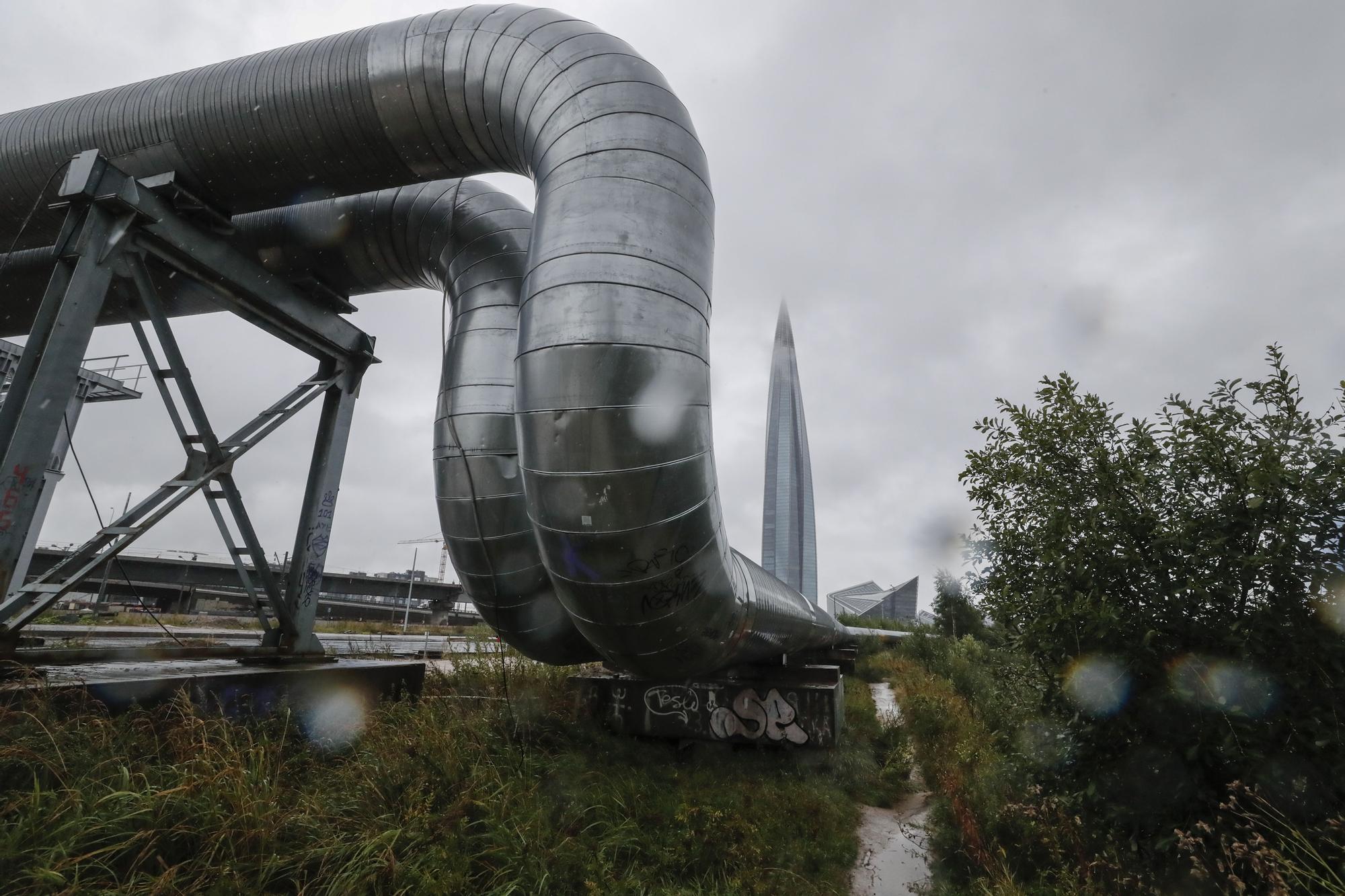 St. Petersburg (Russian Federation), 31/08/2022.- The Lakhta Centre business tower, the headquarters of Russian energy corporation Gazprom, in St. Petersburg, Russia, 31 August 2022.