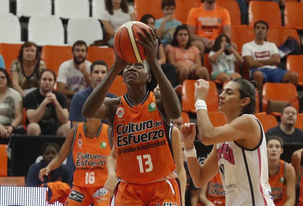 Partido entre Valencia Basket y Olímpico 64