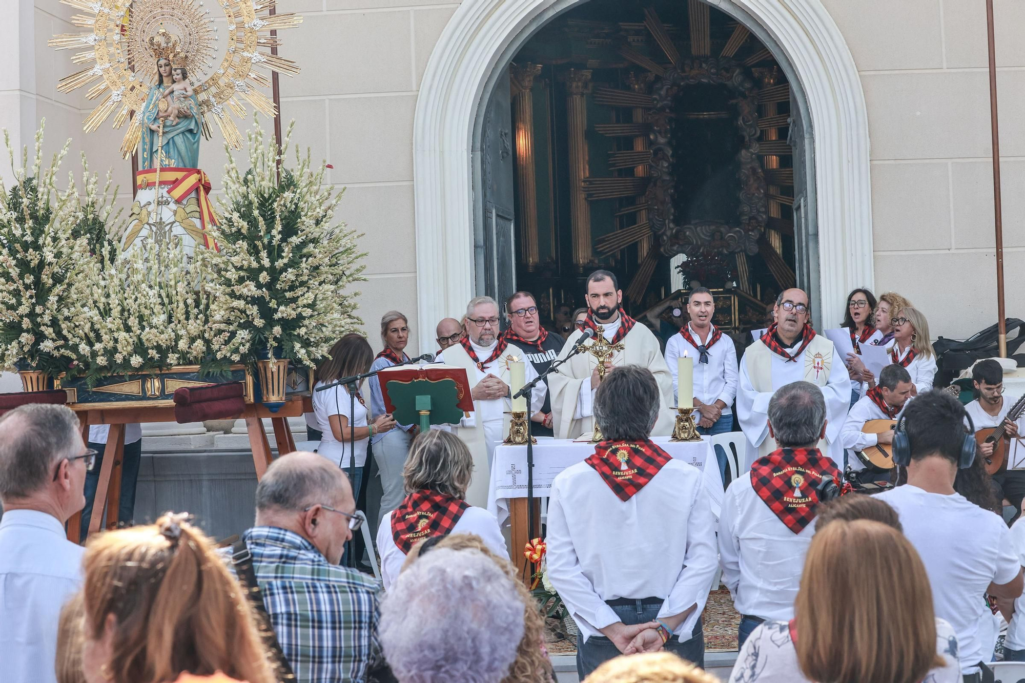 Así ha sido la romería en honor a la Virgen del Pilar en Benejúzar, en imágenes