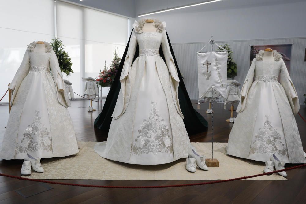 Detalles del vestido de la Reina del Encuentro, María Silla