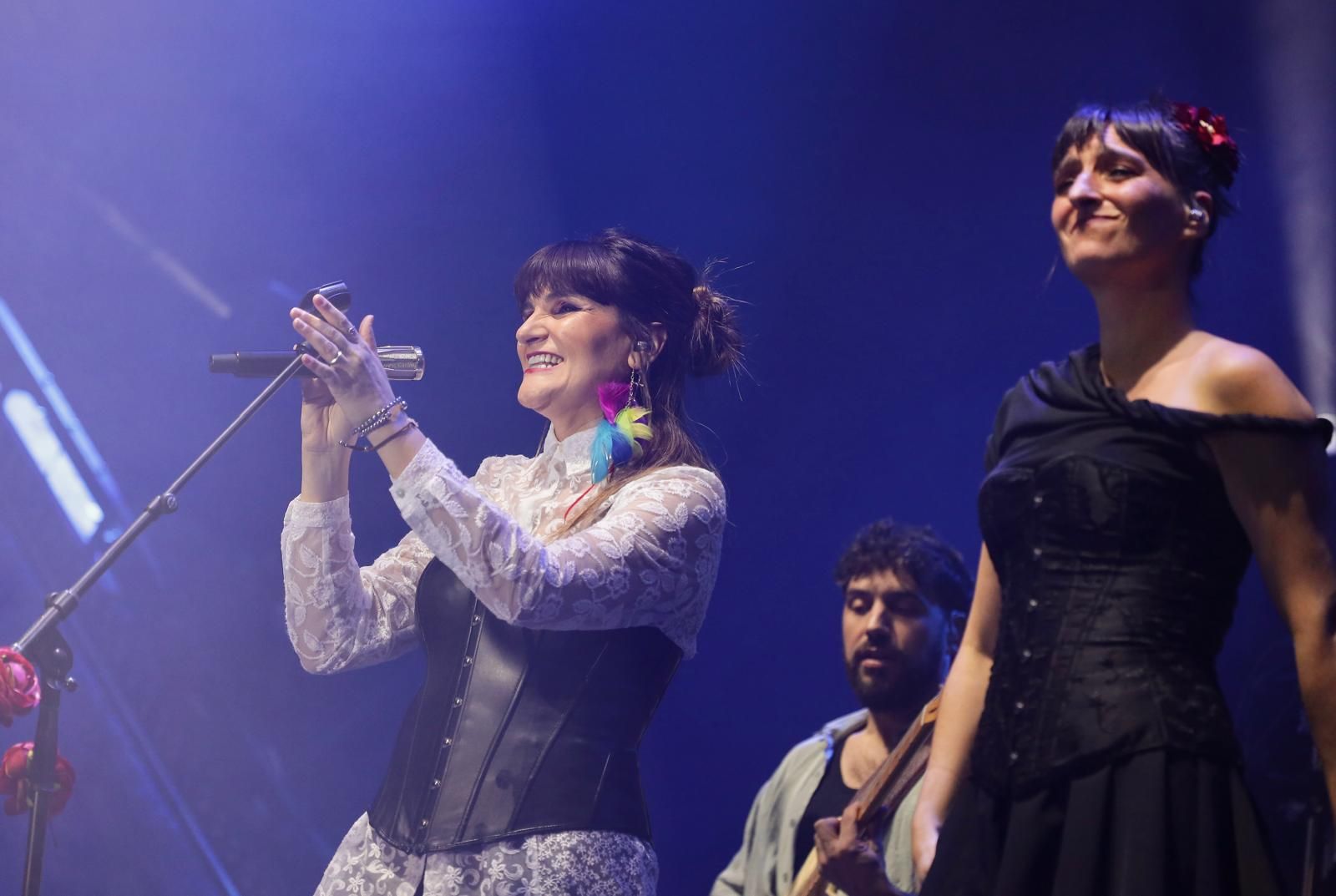 En imágenes | Concierto de Rozalén en el Príncipe Felipe de Zaragoza