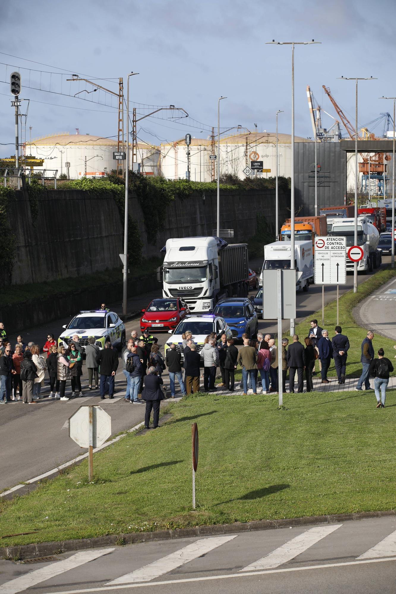 Gijón inicia las movilizaciones tras el enésimo fiasco con el vial de Jove