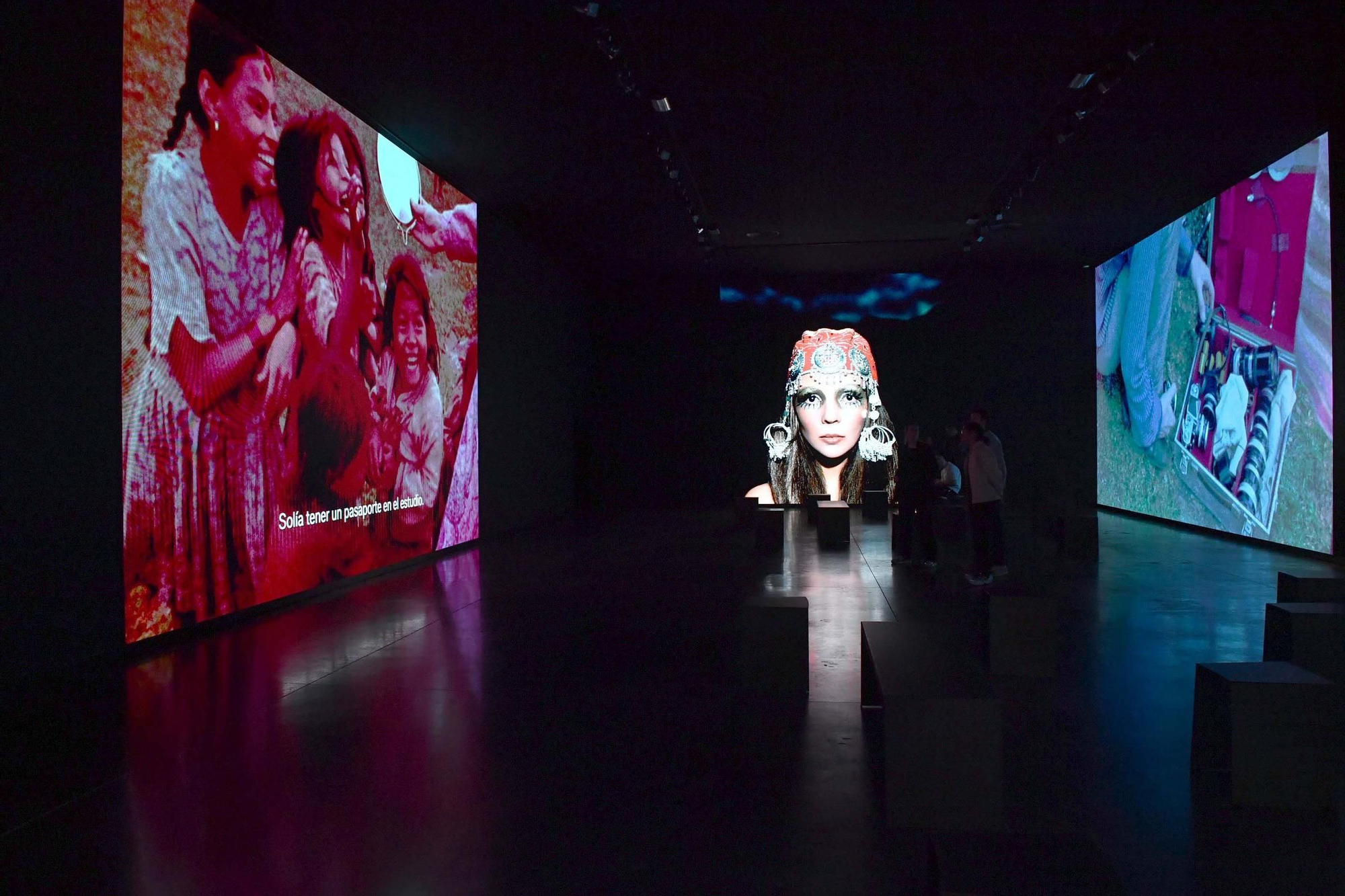 La exposición David Bailey's Changing Fashion abre sus puertas en A Coruña con la Fundación Marta Ortega