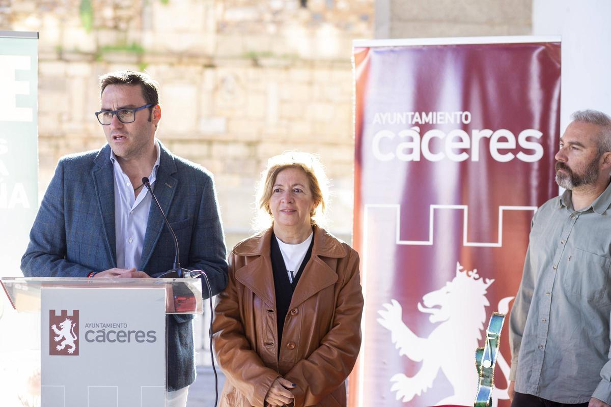 Galería | Robe, con tres nominaciones, gran protagonista de la primera edición de los premios de música 'Ciudad de Cáceres' Galería | Robe, con tres nominaciones, gran protagonista de la primera edición de los premios de música 'Ciudad de Cáceres'