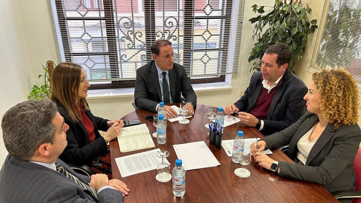 La reunion entre los resposables de la CEM y de Apymer.