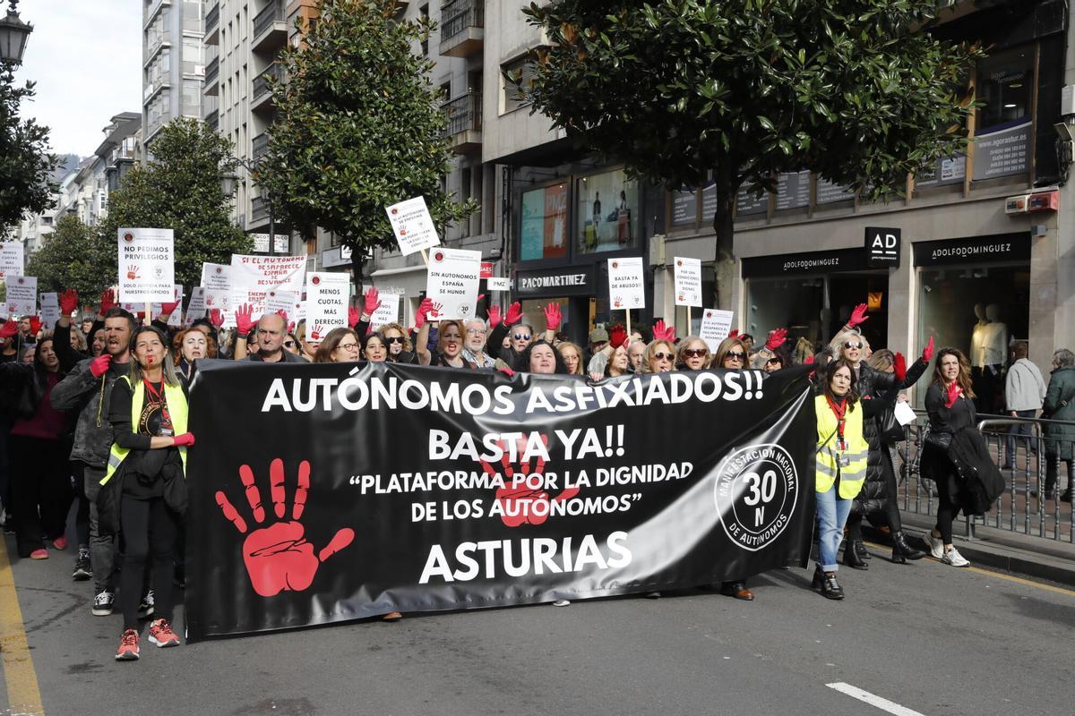 EN IMÁGENES: Así fue la manifestación de autónomos asturianos en Oviedo