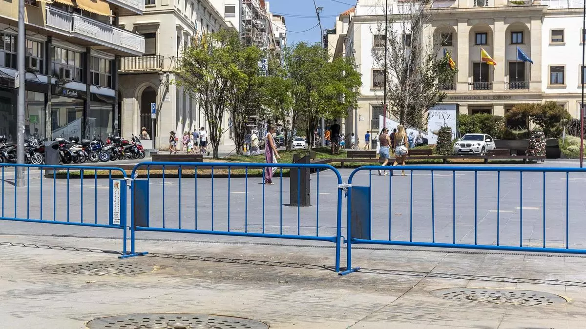 El Ayuntamiento de Alicante renuncia ahora al quiosco-bar que incluyó en la reforma de la plaza de la Montañeta