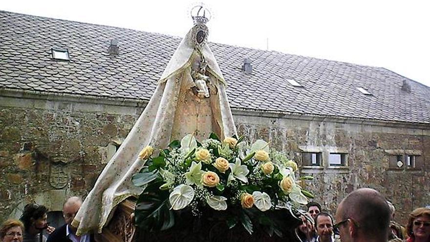 Imagen de la Virgen de la Peña de Francia durante el acto de hermanamiento.