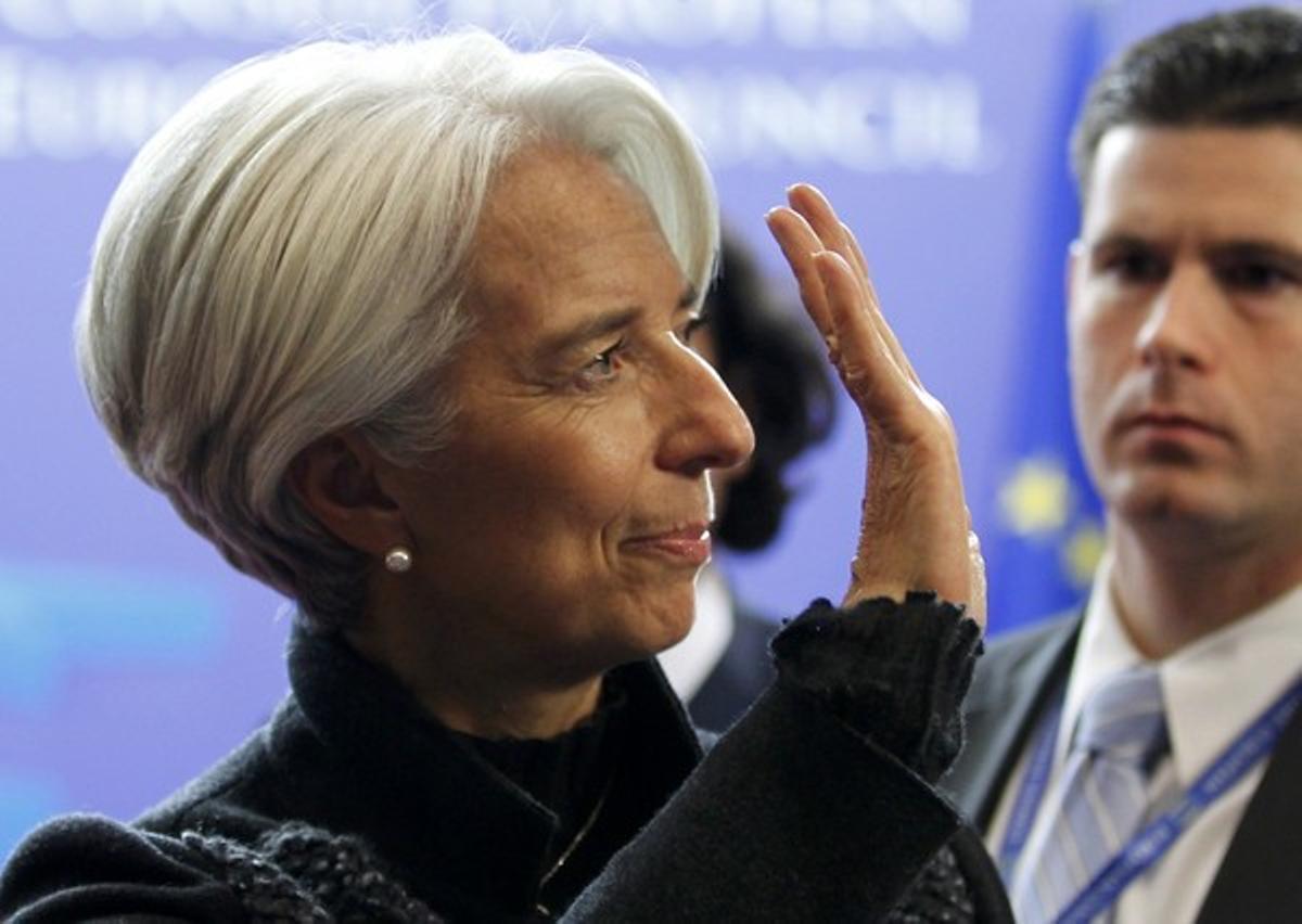 La directora gerent de l’FMI, Christine {Lagarde}, abandona la reunió de la UE, aquesta matinada, a Brussel·les. La directora gerent de l’FMI, Christine {Lagarde}, abandona la reunió de la UE, aquesta matinada, a Brussel·les.