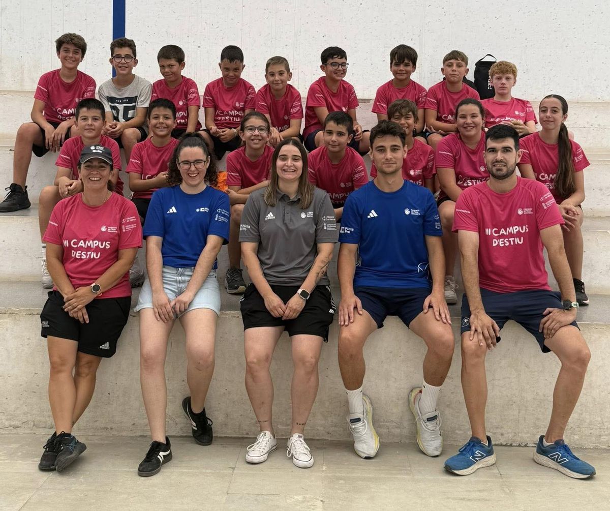 FOTO 1 - Els trinquets de Xilxes, Pelayo i Orba han acollit els Campus d'Estiu 2025 de la FPV.