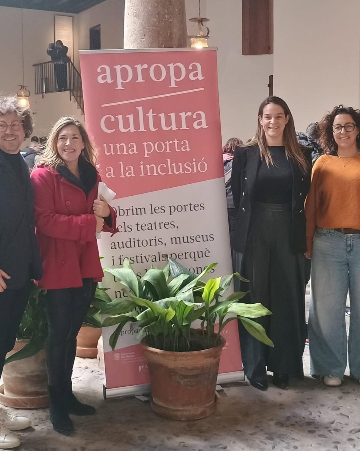 La jornada se ha consolidado como un espacio de encuentro y diálogo directo entre los principales agentes culturales de la isla y el ámbito social y de la salud