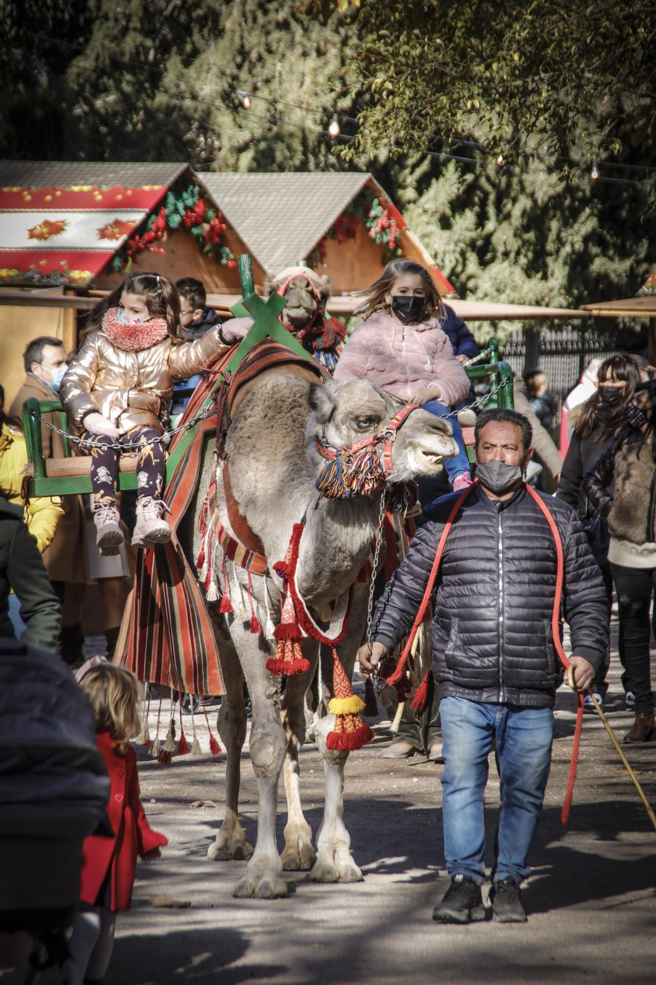 El Mercat de Nadal viste la Glorieta de oferta comercial y ocio