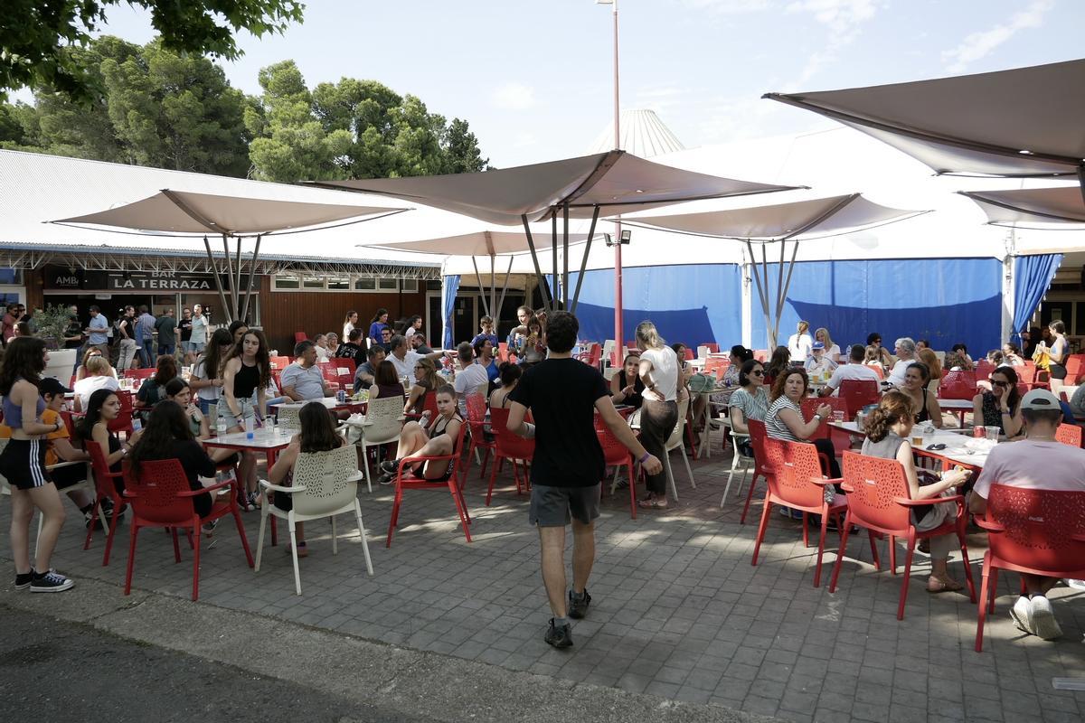 Imagen de archivo de una terraza del Parque de Atracciones de una temporada anterior.