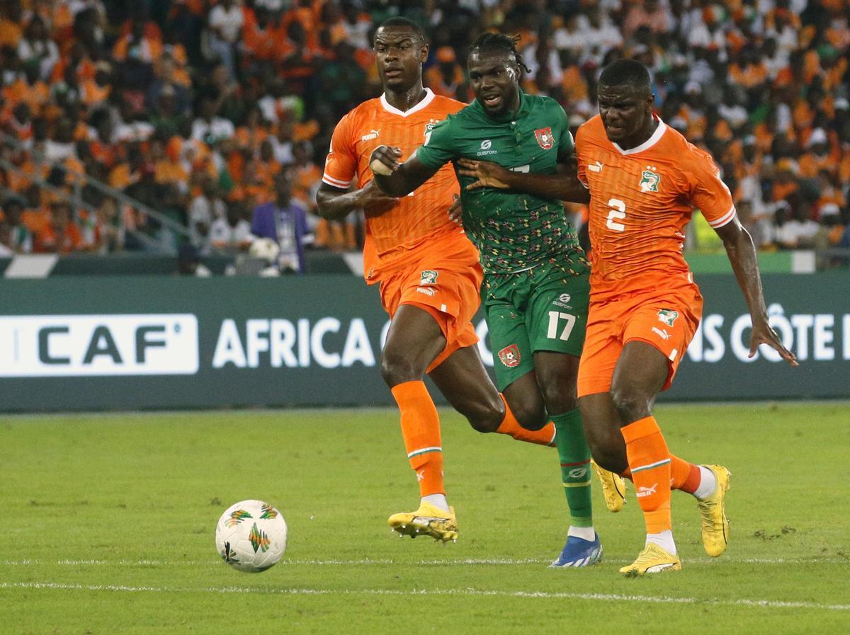 Costa de Marfil en el partido frente a Guinea Bissau de la Copa África