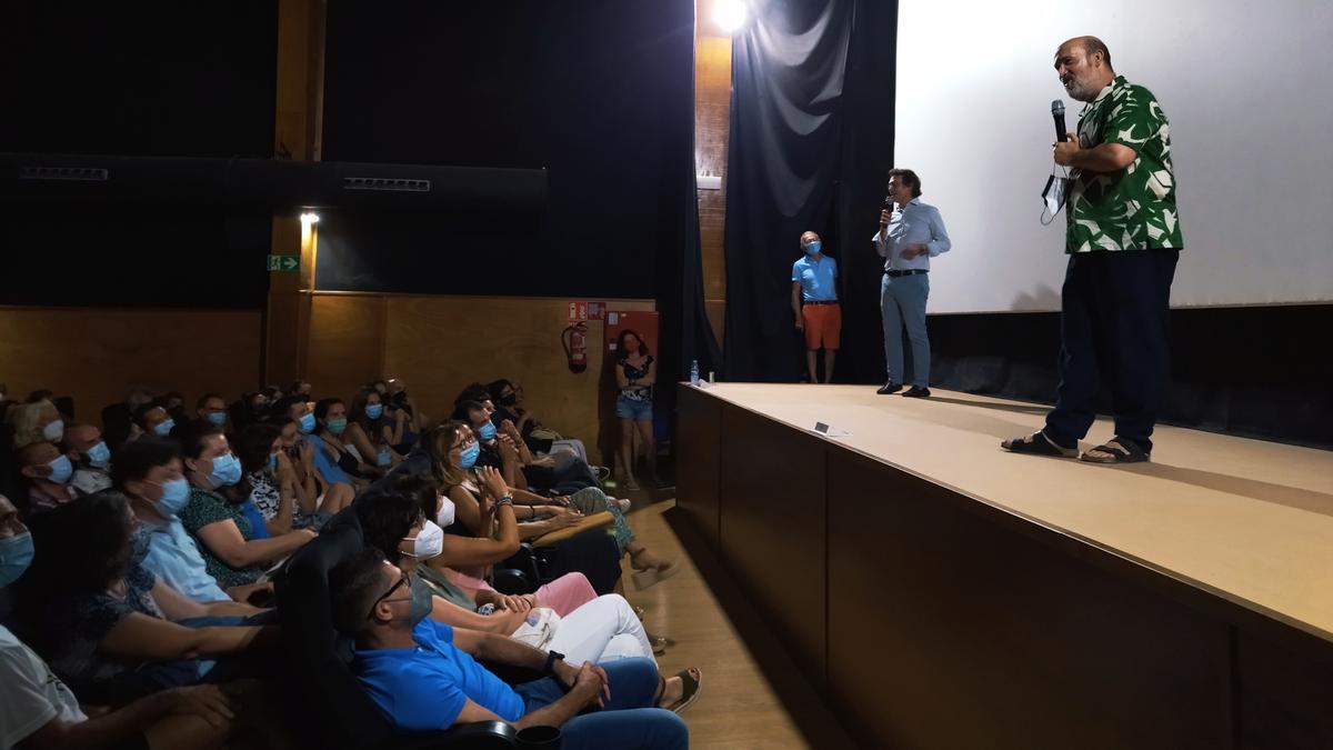 Javier Cámara charla con los espectadores tras finalizar la proyección de &quot;El olvido que seremos&quot;