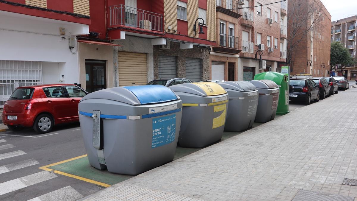 Grupo de contenedores en Aldaia.