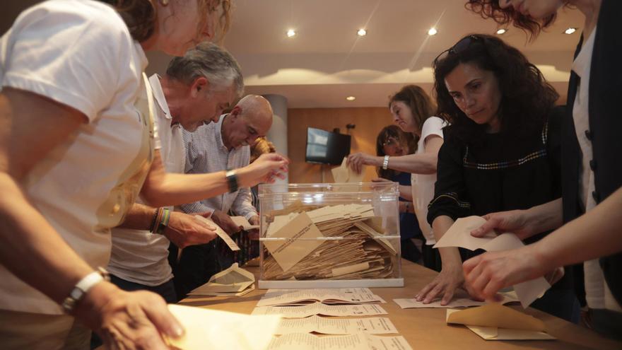 Así avanza el recuento del voto exterior en Asturias