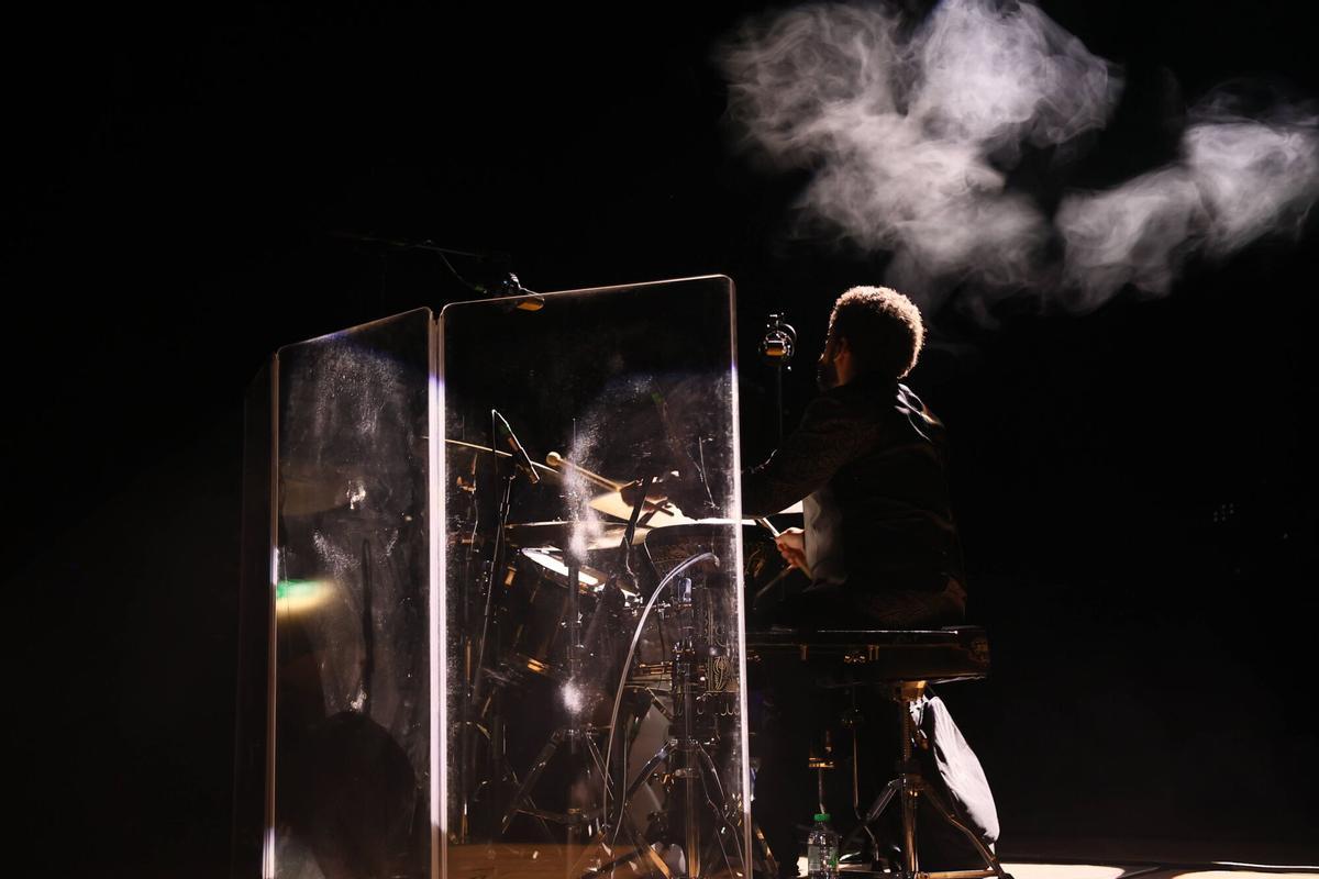 Ara Malikian hace vibrar al público de Oviedo con "Intruso"