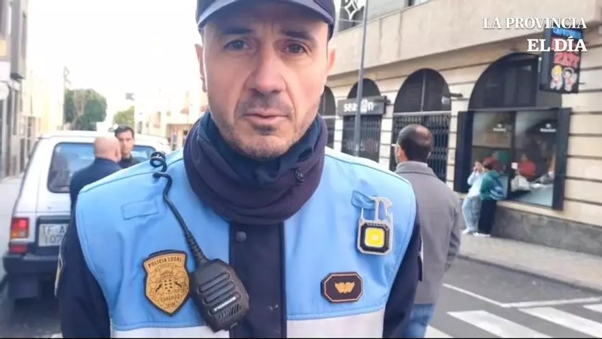 Amplio despliegue policial y rescate de una madre y su bebé en el incendio de una vivienda en La Laguna