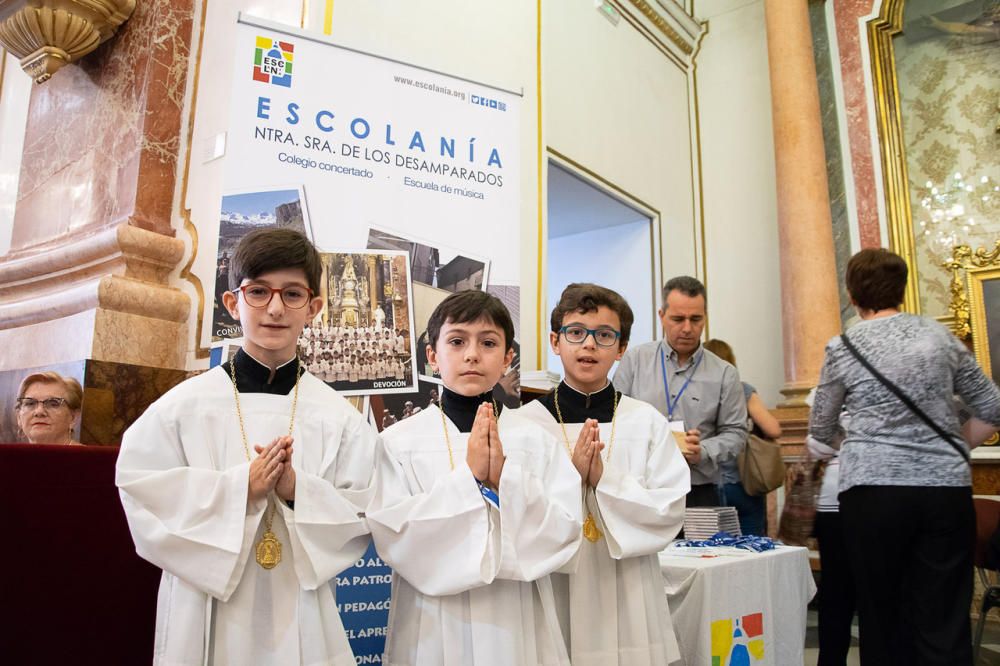 Besamanos a la Virgen de los Desamparados