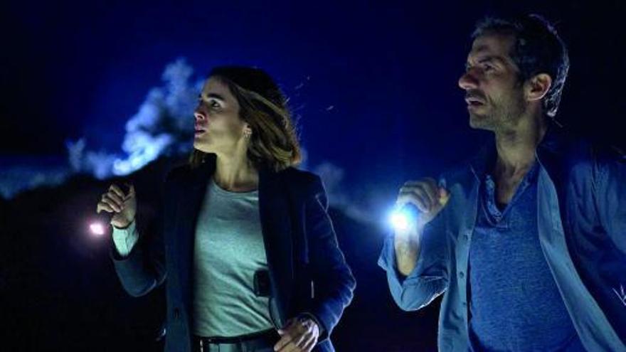 Adriana Ugarte y Javier Albalá, en una imagen de ‘Parot’.   | (L) AMAZON  PRIME VIDEO