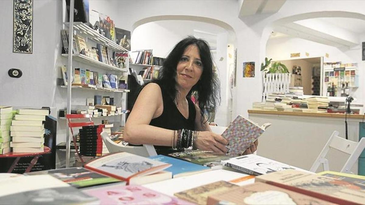 La escritora Elena Román