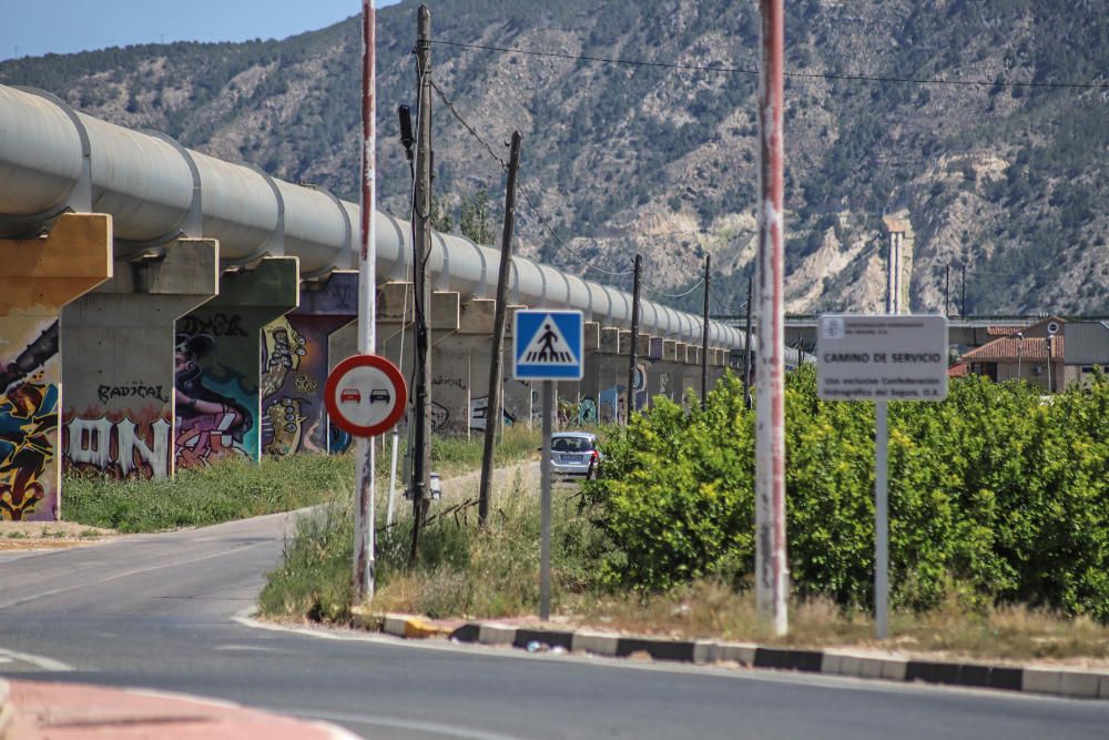 La CHS dice que la carretera de "los tubos" es de su uso exclusivo al cabo de 40 años