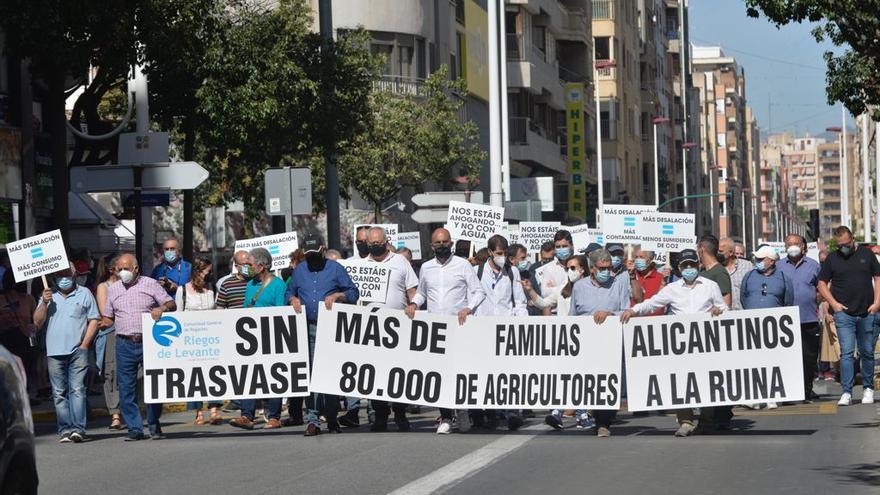 Así ha sido la manifestación en defensa del Trasvase Tajo- Segura en Elche: &quot;Sin agua en el Levante solo habrá paro y desierto&quot;