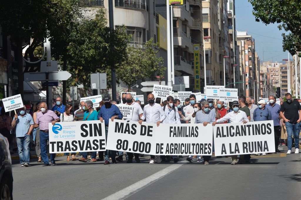 Las imágenes de la manifestación en defensa del Trasvase Tajo-Segura en Elche