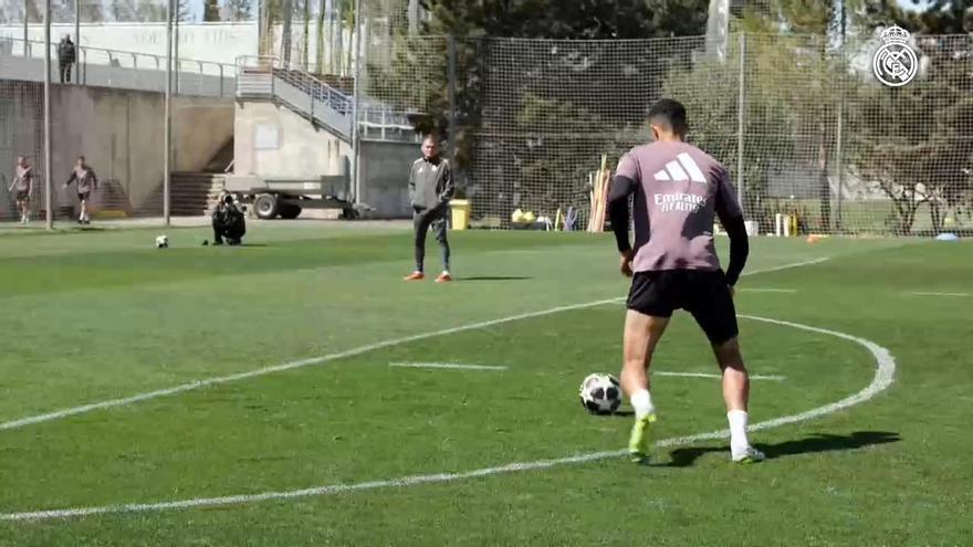 Mbappé regresa a los entrenamientos con un apósito en la ceja