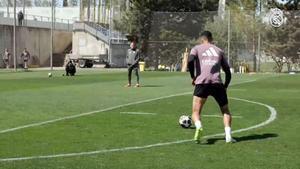 Mbappé regresa a los entrenamientos con un apósito en la ceja