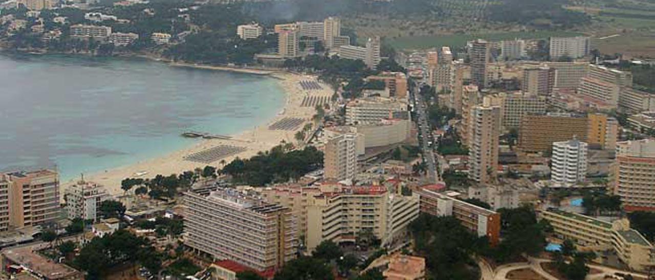 Touroperadores y grupos inversores pelean por hacerse  con hoteles en Mallorca