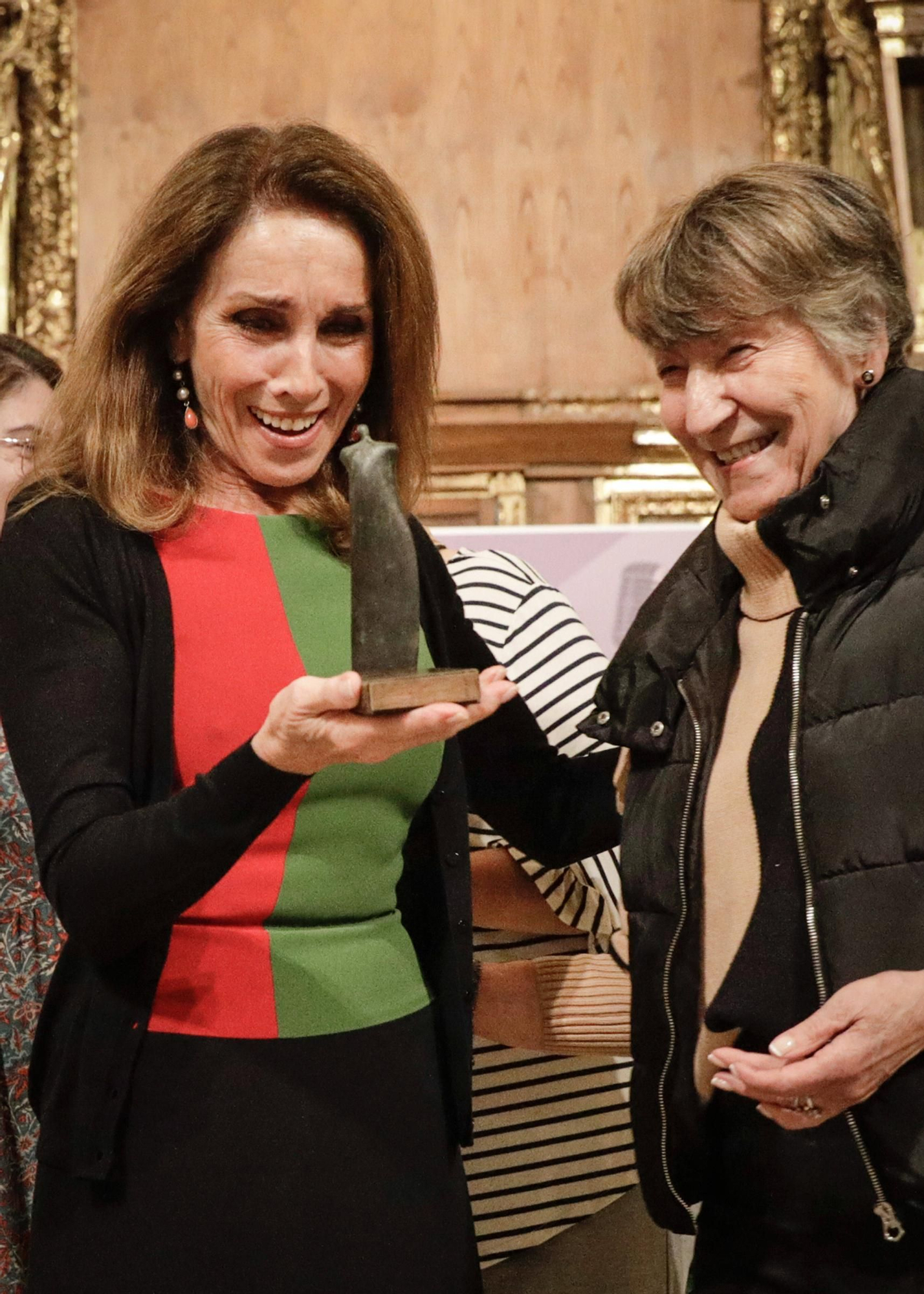 Ana Belén recibe el premio "Pasionaria" en la Colegiata (en imágenes)