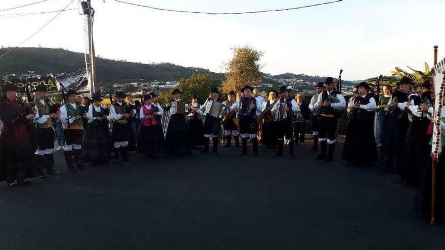 La Asociación Cultural Escola de Música Tradicional de Barbude actúa en Portugal