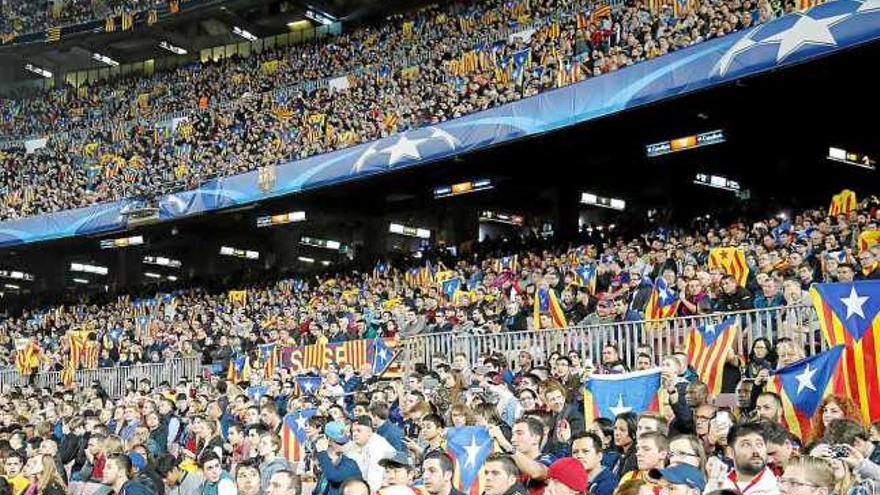 Els aficionats ja van omplir d&#039;estelades el Camp Nou en un partit de Champions per protestar contra la UEFA