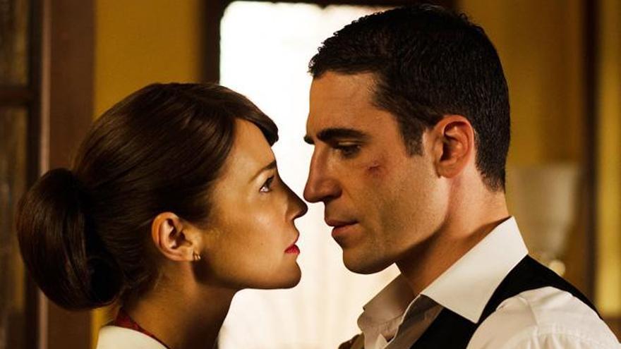 Miguel Ángel Silvestre y Paula Echevarría protagonizan &#039;Velvet&#039;.