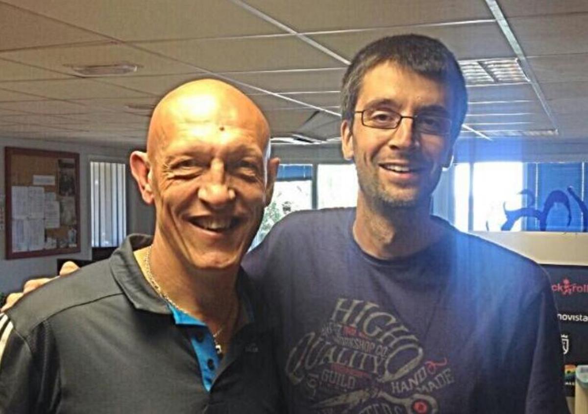 Héctor Palmero junto al exfutbolista Óscar Dertycia