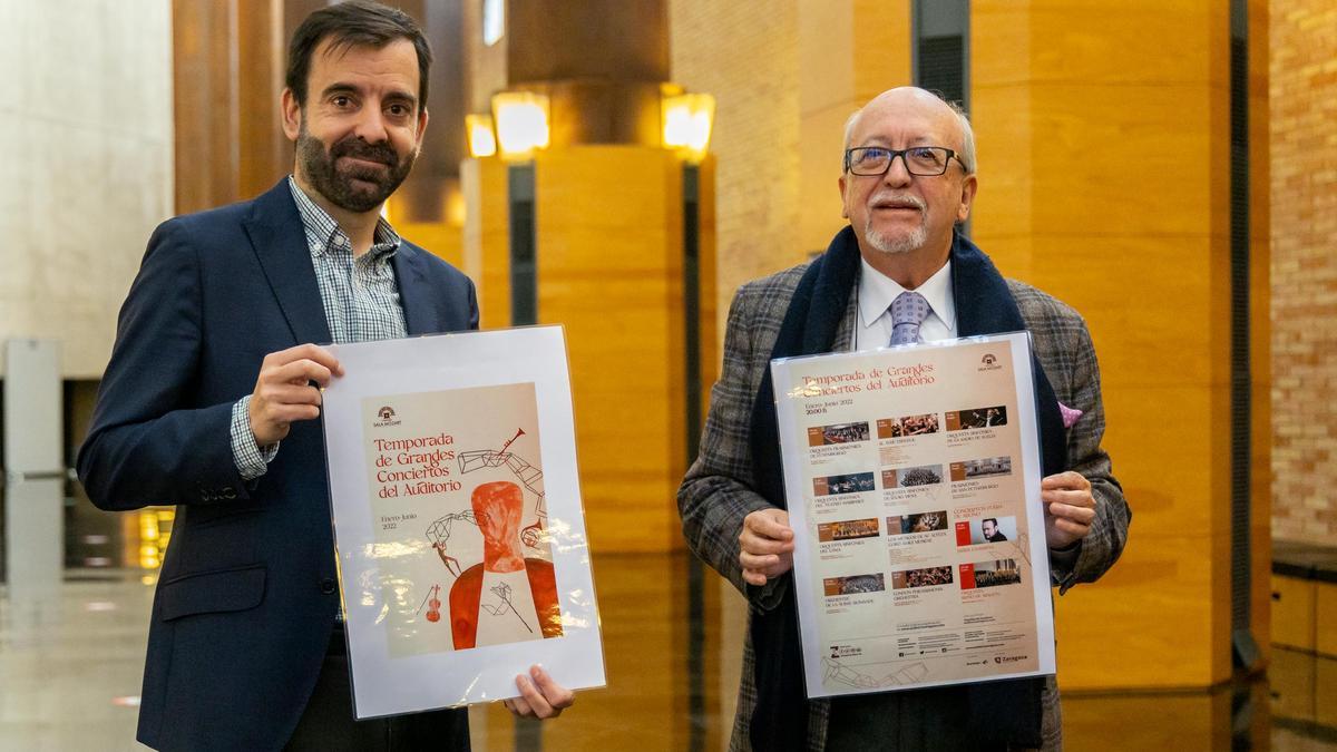 David Lozano y Miguel Ángel Tapia con el cartel de la nueva temporada.