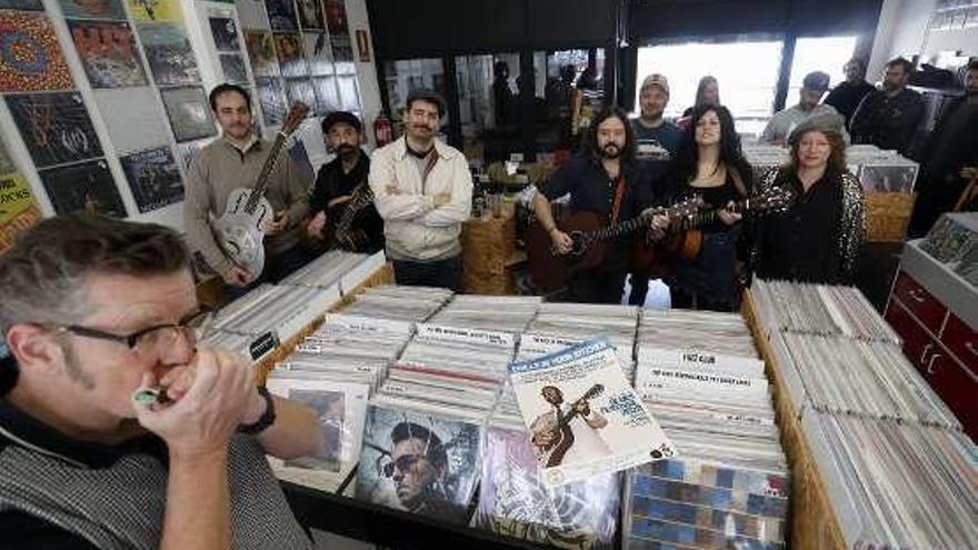 Músicos y organizadores del festival, ayer, en la presentación.