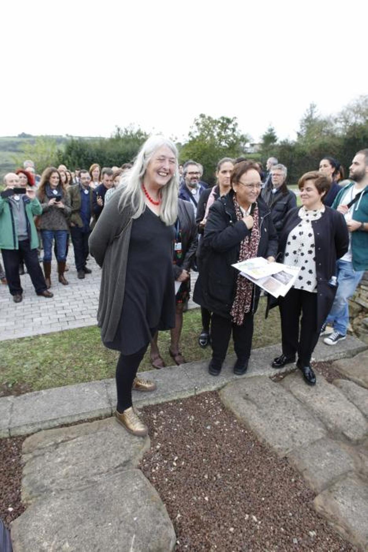 Mary Beard visitando la Villa Romana de Veranes Mary Beard visitando la Villa Romana de Veranes