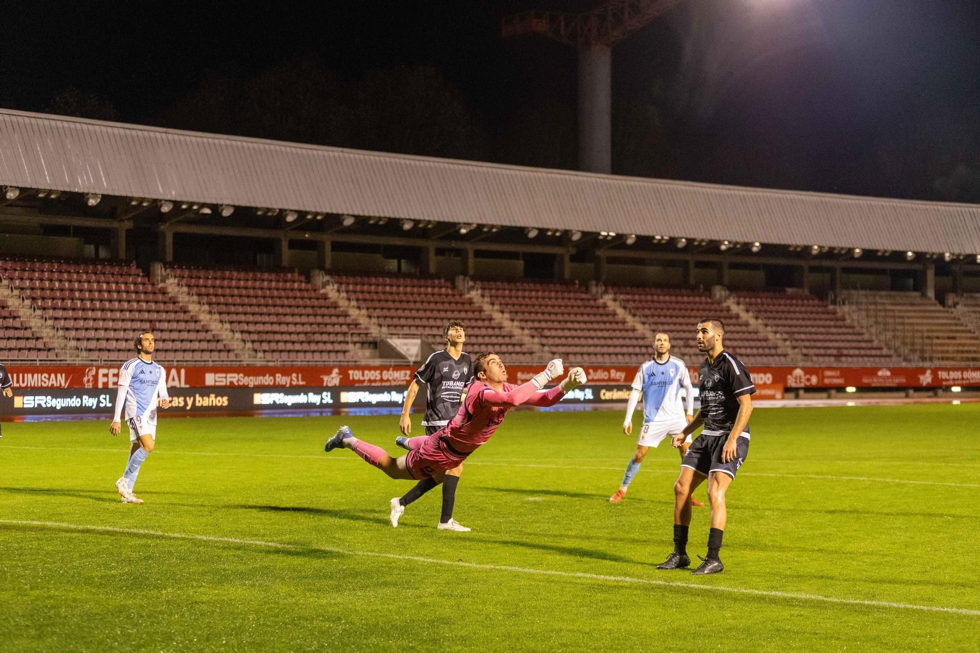 Agónico triunfo del Compostela ante el Noya