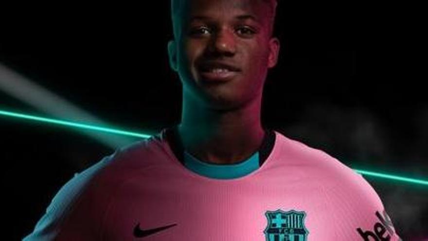 Así de &#039;rara&#039; es la nueva camiseta del Barça