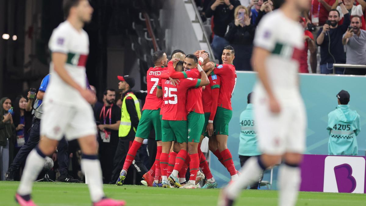 Los jugadores de Marruecos celebran el gol que les mete en semifinales