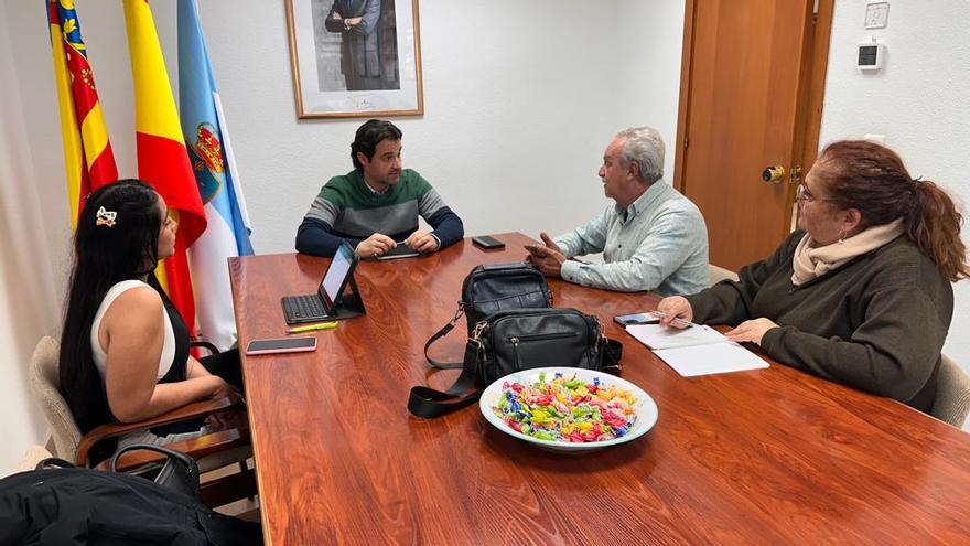 El Ayuntamiento de Torrevieja asegura que la ONG Adenis contará con ayuda y local