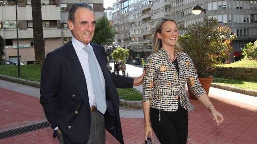 Mario Conde, a su llegada al Club Financiero.  //R. Grobas