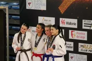 Núria Álvarez, de Súria, es penja la medalla d'or a l'Europa Cup de jujitsu