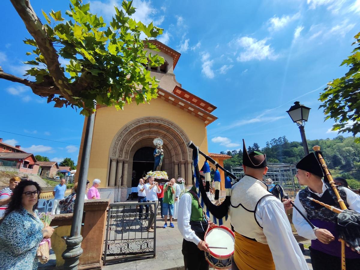 La procesión de Nuestra Señora de la Salud de Lieres, en imágenes