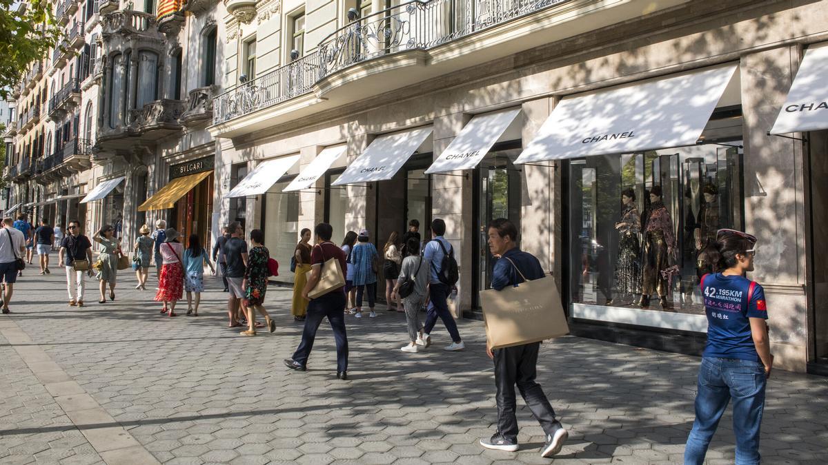 Tiendas de lujo en el Paseo de Gràcia de Barcelona